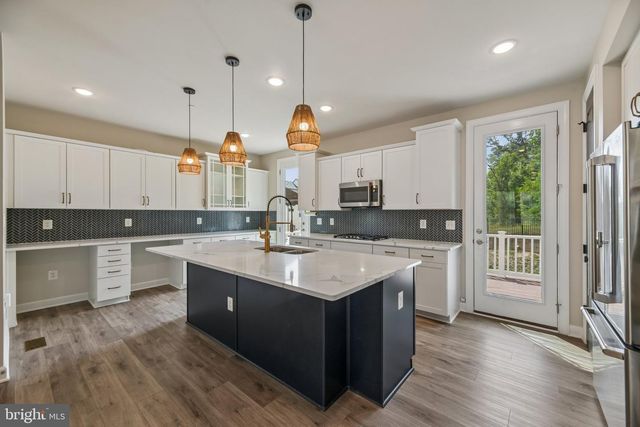 7202 MOUNTAINEER DR, Alexandria, VA 22306