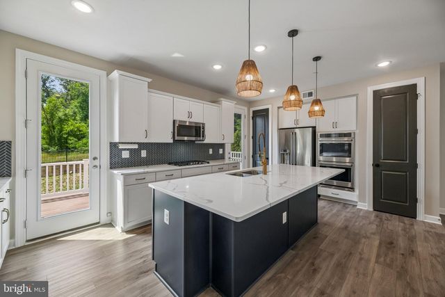 7202 MOUNTAINEER DR, Alexandria, VA 22306