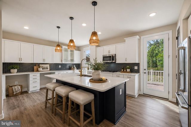 7202 MOUNTAINEER DR, Alexandria, VA 22306