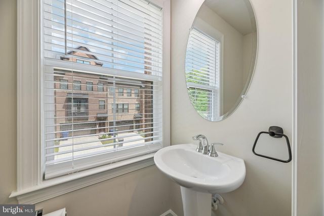 7202 MOUNTAINEER DR, Alexandria, VA 22306
