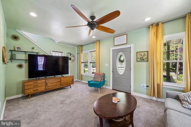 5131 CONCORD, Aston, PA 19014