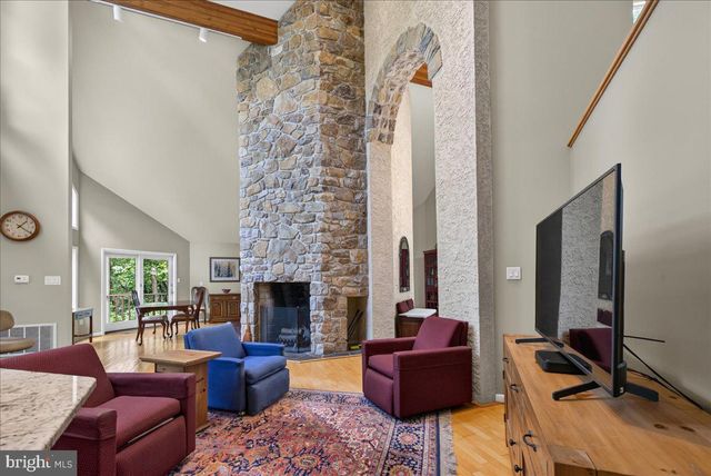 118 KING RD, Green Lane, PA 18054