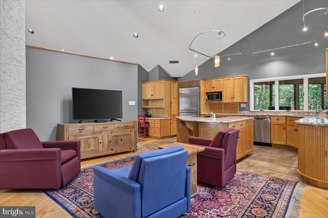 118 KING RD, Green Lane, PA 18054