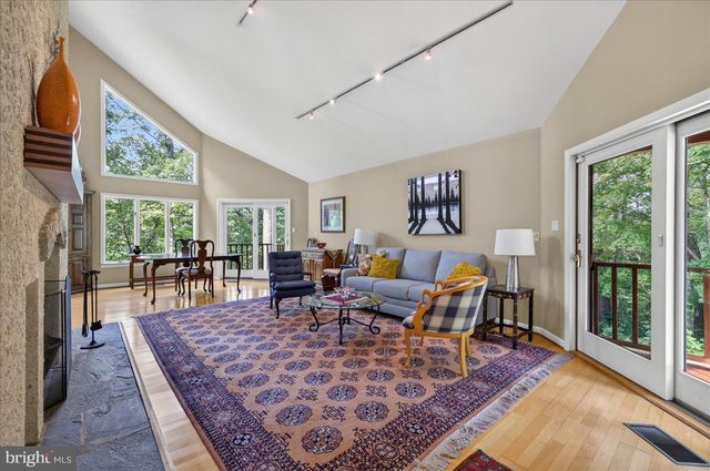 118 KING RD, Green Lane, PA 18054