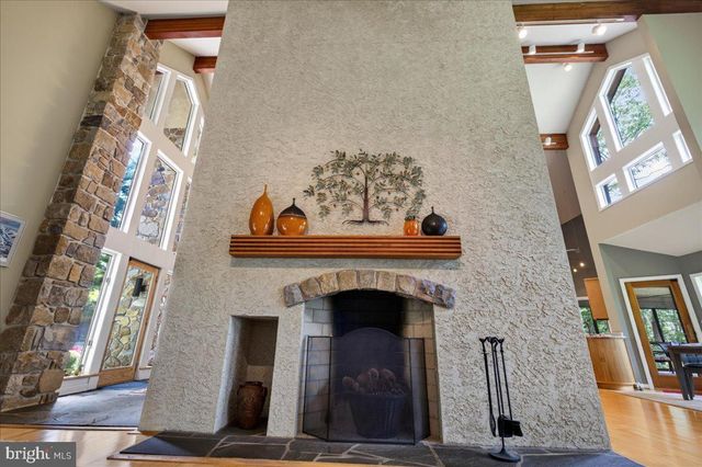 118 KING RD, Green Lane, PA 18054