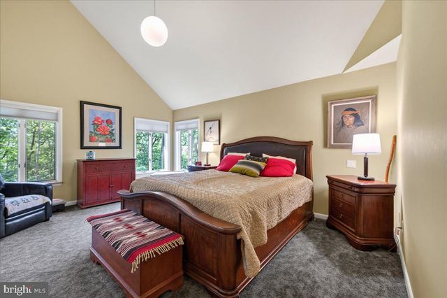 118 KING RD, Green Lane, PA 18054