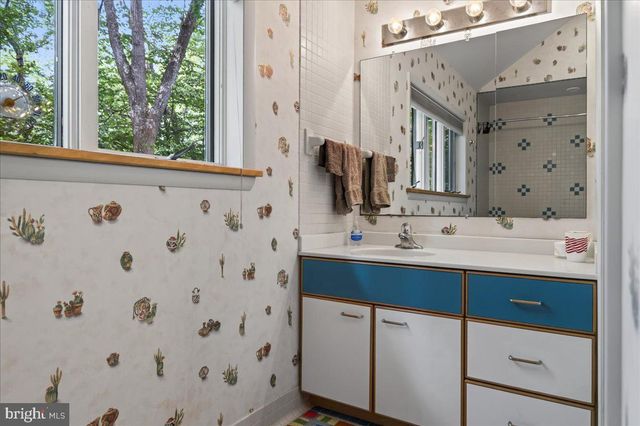 118 KING RD, Green Lane, PA 18054