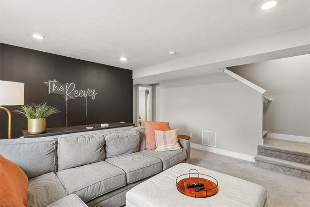 2508 SE Integra Avenue, West Des Moines, IA 50265