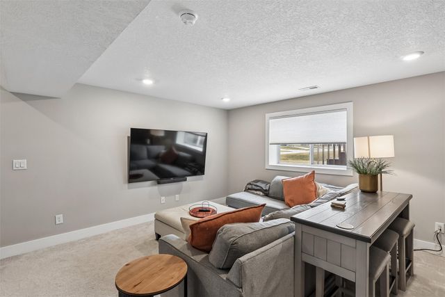 2508 SE Integra Avenue, West Des Moines, IA 50265