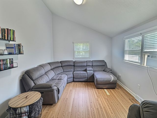 2 Mcfarlin Rd, Carver, MA 02330