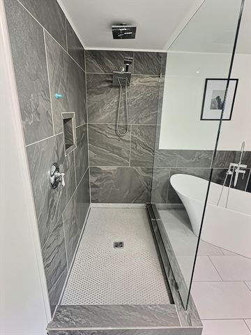 2 Mcfarlin Rd, Carver, MA 02330