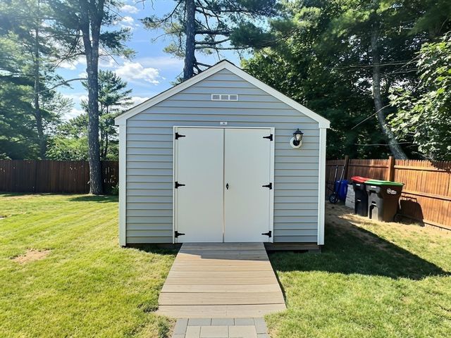 2 Mcfarlin Rd, Carver, MA 02330