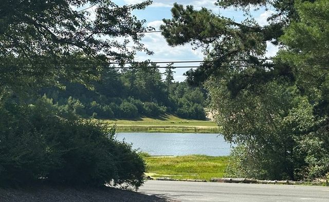 2 Mcfarlin Rd, Carver, MA 02330