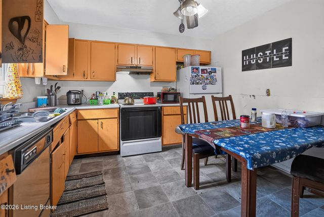815 Iroquois Ave, Louisville, KY 40214