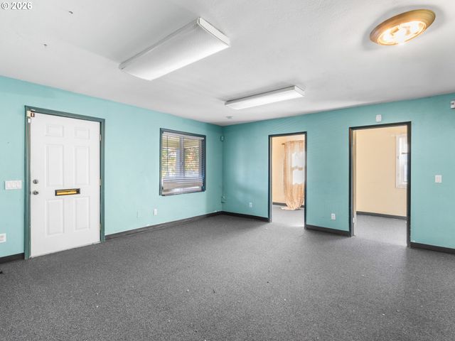 2057 Se 122nd Ave, Portland, OR 97233