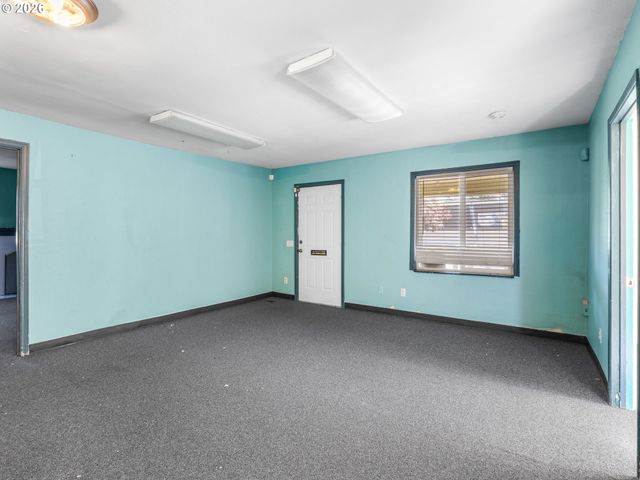 2057 Se 122nd Ave, Portland, OR 97233