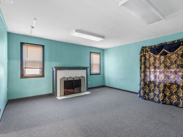 2057 Se 122nd Ave, Portland, OR 97233