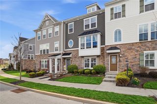 308 Cross Creek Drive, Cranberry Twp, PA 16066
