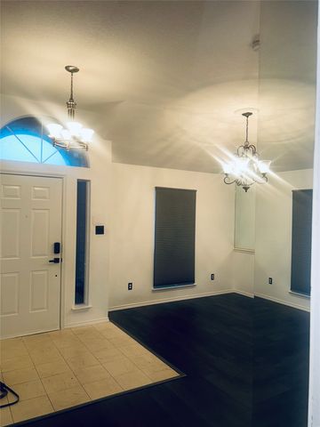 702 Kristi Lane, Cedar Hill, TX 75104