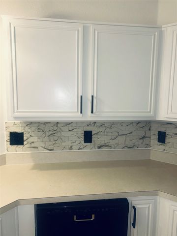 702 Kristi Lane, Cedar Hill, TX 75104