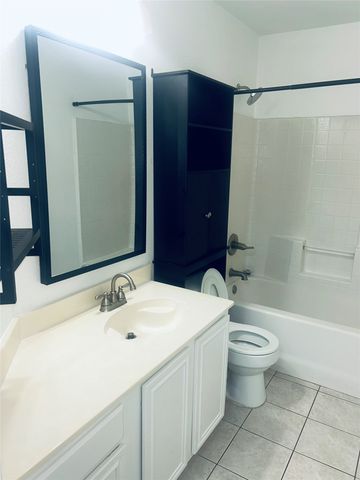 702 Kristi Lane, Cedar Hill, TX 75104