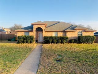 702 Kristi Lane, Cedar Hill, TX 75104