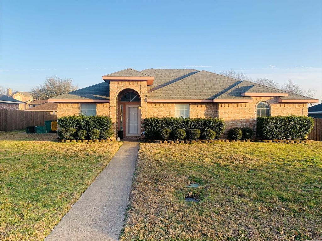 702 Kristi Lane, Cedar Hill, TX 75104
