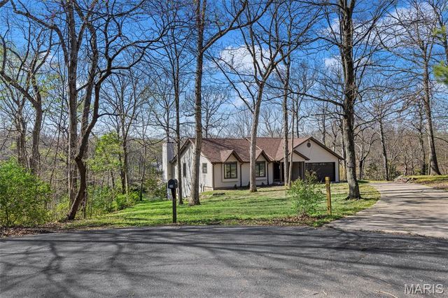 26 Madre Court, Foristell, MO 63348