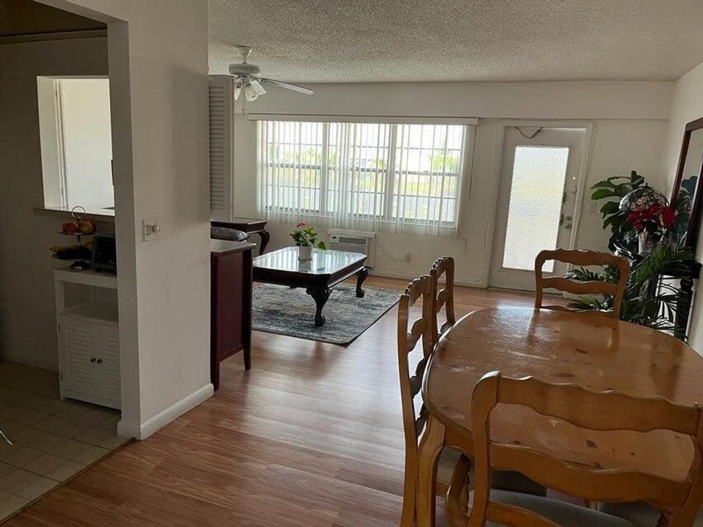 Image 2 of property listing at 622 Fanshaw O 622, Boca Raton, FL 33434