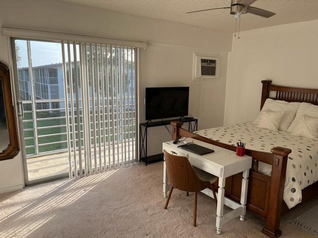 Image 3 of property listing at 622 Fanshaw O 622, Boca Raton, FL 33434