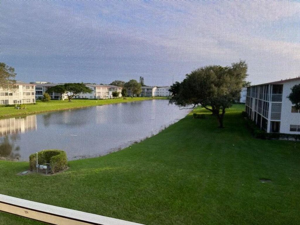 Image 4 of property listing at 622 Fanshaw O 622, Boca Raton, FL 33434