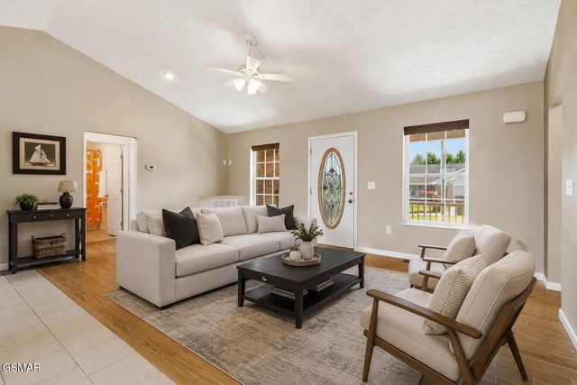 529 Hills Gate Circle, Seymour, TN 37865