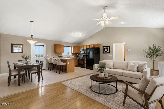 529 Hills Gate Circle, Seymour, TN 37865