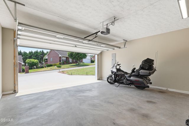 529 Hills Gate Circle, Seymour, TN 37865