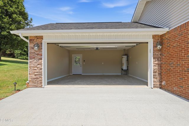 529 Hills Gate Circle, Seymour, TN 37865
