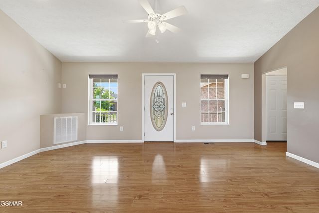 529 Hills Gate Circle, Seymour, TN 37865
