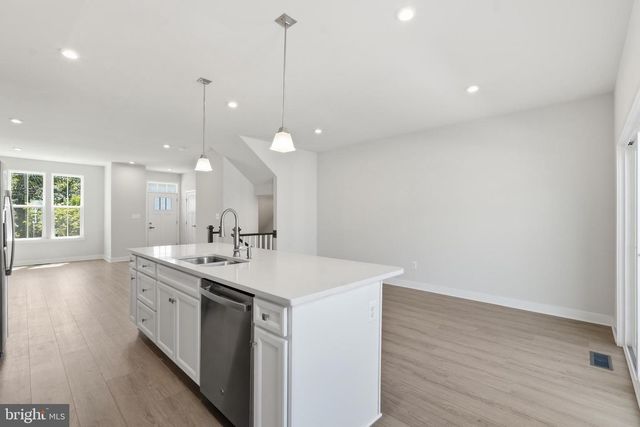 46275 MOUNT KELLOGG TER, Sterling, VA 20164