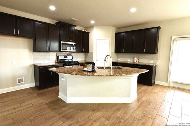 5922 AKIN PL, San Antonio, TX 78261
