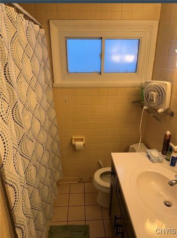 193 Medford Road, Salina, NY 13211