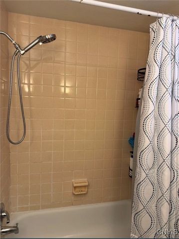 193 Medford Road, Salina, NY 13211