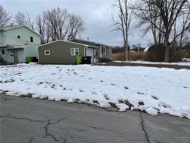 193 Medford Road, Salina, NY 13211