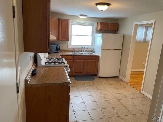 193 Medford Road, Salina, NY 13211