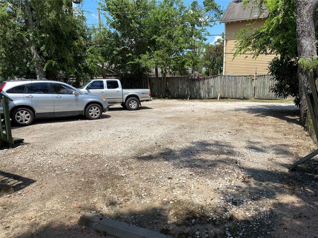 211 W 17th Street W 6, Houston, TX 77008