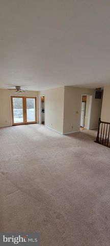 12 MELVIN DR, Fredericksburg, VA 22406