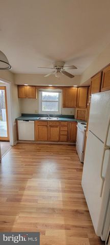 12 MELVIN DR, Fredericksburg, VA 22406