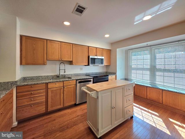 5939 HEATHERWOOD CT, Alexandria, VA 22310