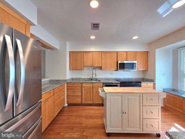 5939 HEATHERWOOD CT, Alexandria, VA 22310