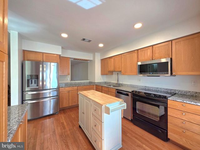 5939 HEATHERWOOD CT, Alexandria, VA 22310