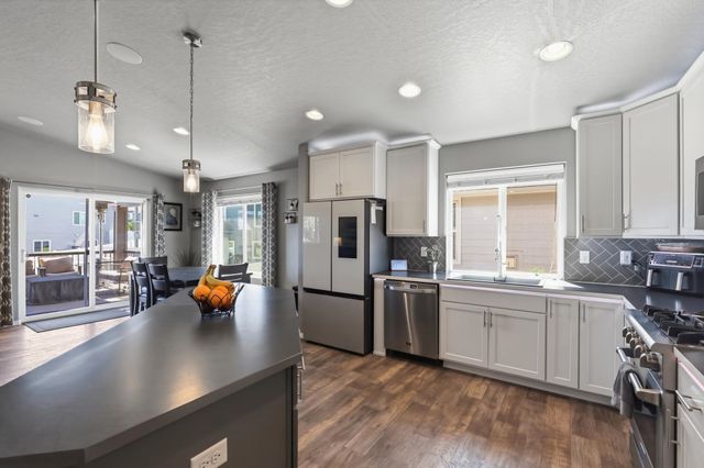 17217 E 17th Ave, Greenacres, WA 99016