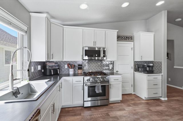 17217 E 17th Ave, Greenacres, WA 99016